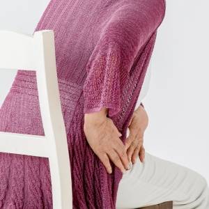 冬は股関節がガチガチに…ゆらゆら揺らすだけで「股関節ほぐれる」簡単エクササイズ