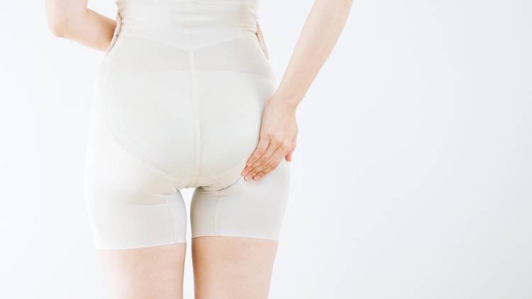 冬に体が冷えやすい人は“お尻が固い”?!お尻をほぐして芯から温まる「牛の顔のポーズ」