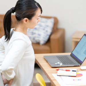 腰痛というほどでもないけれど…【腰に違和感を感じたら早めの対処を！】悪化を防ぐ５分ストレッチ