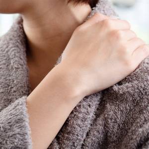 ちゃんと寝たはずなのに朝が一番つらい理由。40代から増える「謎の疲労」の正体とは｜医師が解説