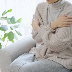 寒さでガチガチに固まった筋肉がほぐれる！たった3ポーズでOKの「冬のストレッチ」