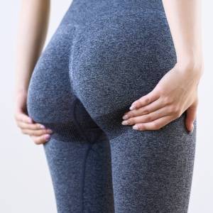 お尻の形が崩れてきた人へ。効かせる筋肉の順番でプリっと上向きに「基本のお尻トレ」