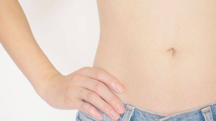 【腹筋運動なしで無理なくお腹痩せ】自然に美しいくびれができる３つのエクサ