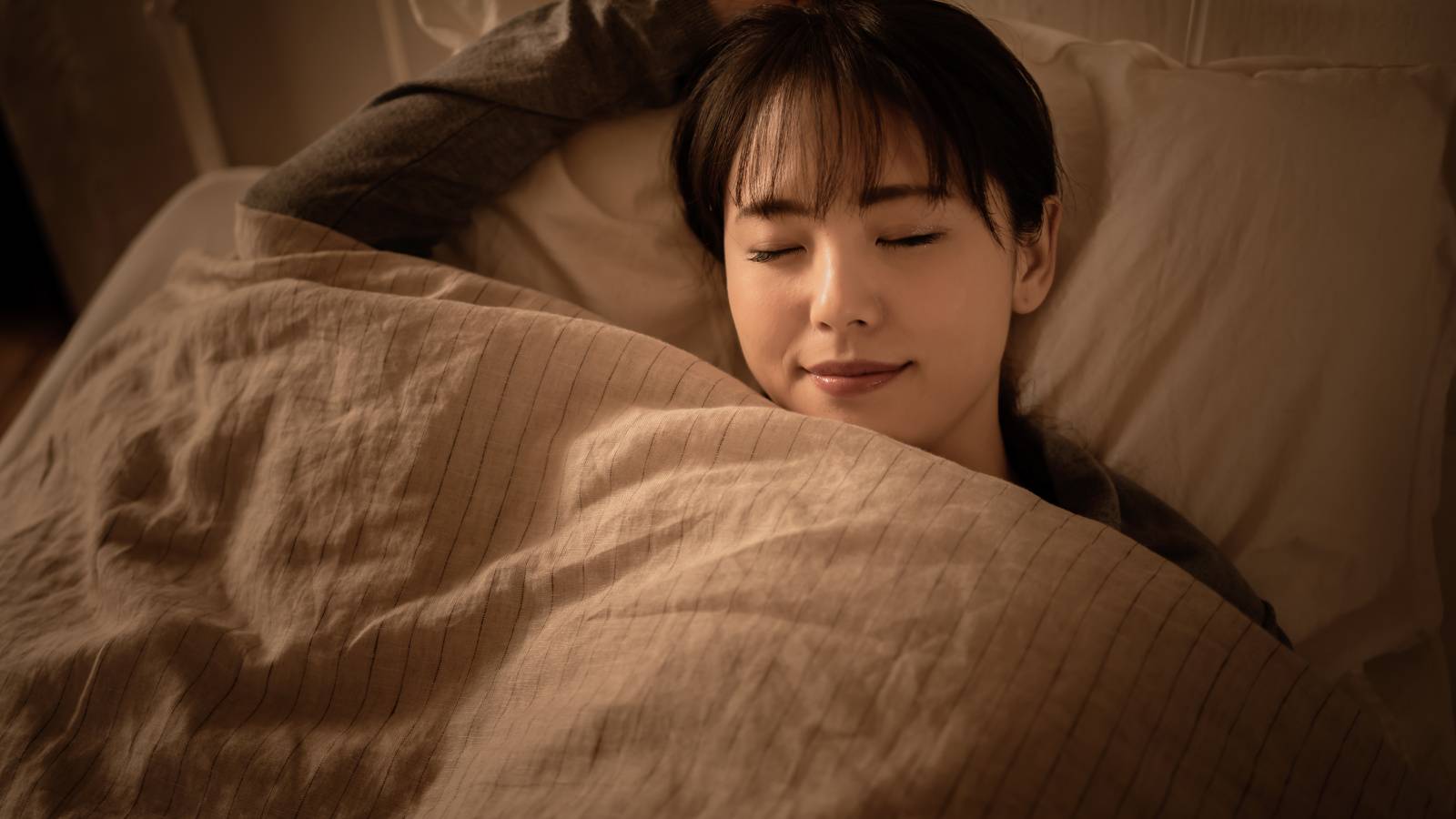  「書くと眠れる」は本当？「書き方」を間違えると逆効果？心理師が勧める「すっと眠るための書き方」 