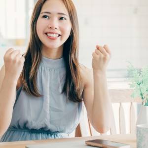 〈いつもより早く仕事を終わらせたい日の裏ワザ〉たった5回で仕事がみるみる捗る呼吸法＋ストレッチ