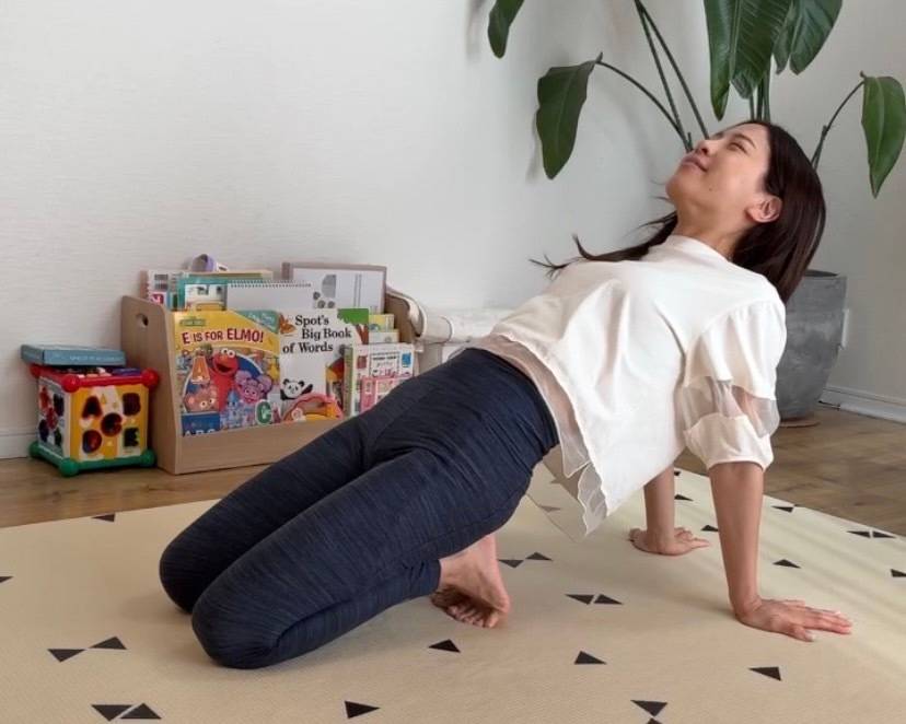 お腹を突き出すのはNG