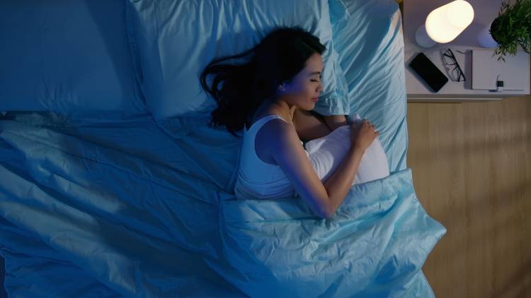 研究結果が示す「実は体に負担をかけている寝姿勢」とは？神経圧迫や腰痛を引き起こす可能性