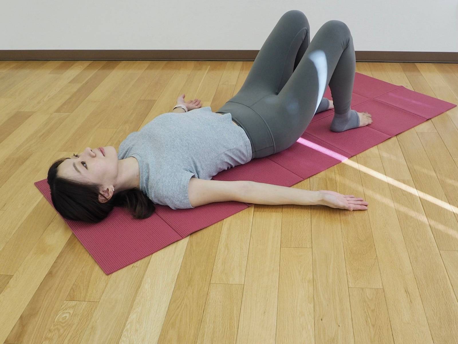 腰痛対策ストレッチ①