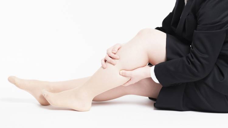 【脚が重だるくて眠れない】原因は「脚」→寝つきを改善！寝たままできる〈内ももリセット術〉