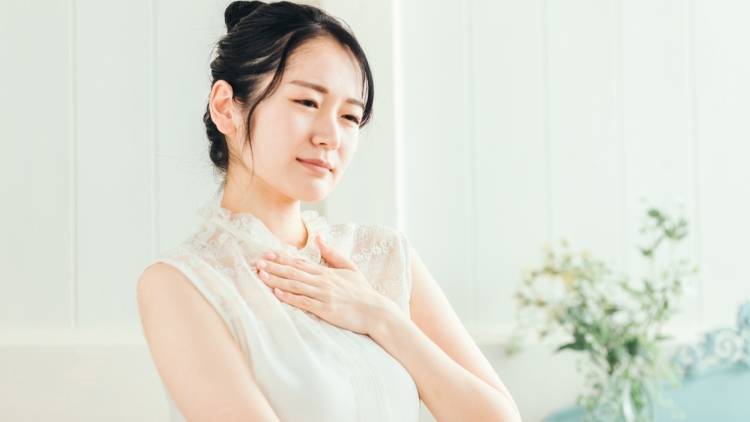 朝スッキリ起きられない・疲れが抜けない…原因は“胸のこわばり”？椅子に座ったまま３呼吸で解消