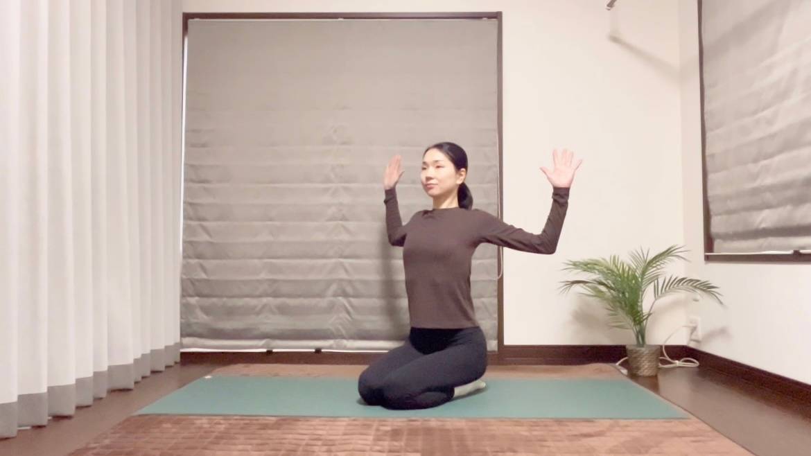 巻き肩ストレッチ