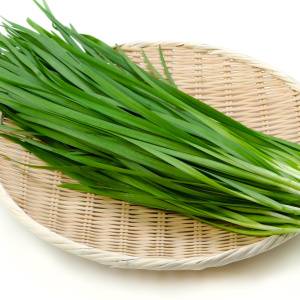 【ニラ】に加えるだけ!一緒に摂ると栄養の吸収が高まる「ちょい足し食材」とは?|管理栄養士が解説
