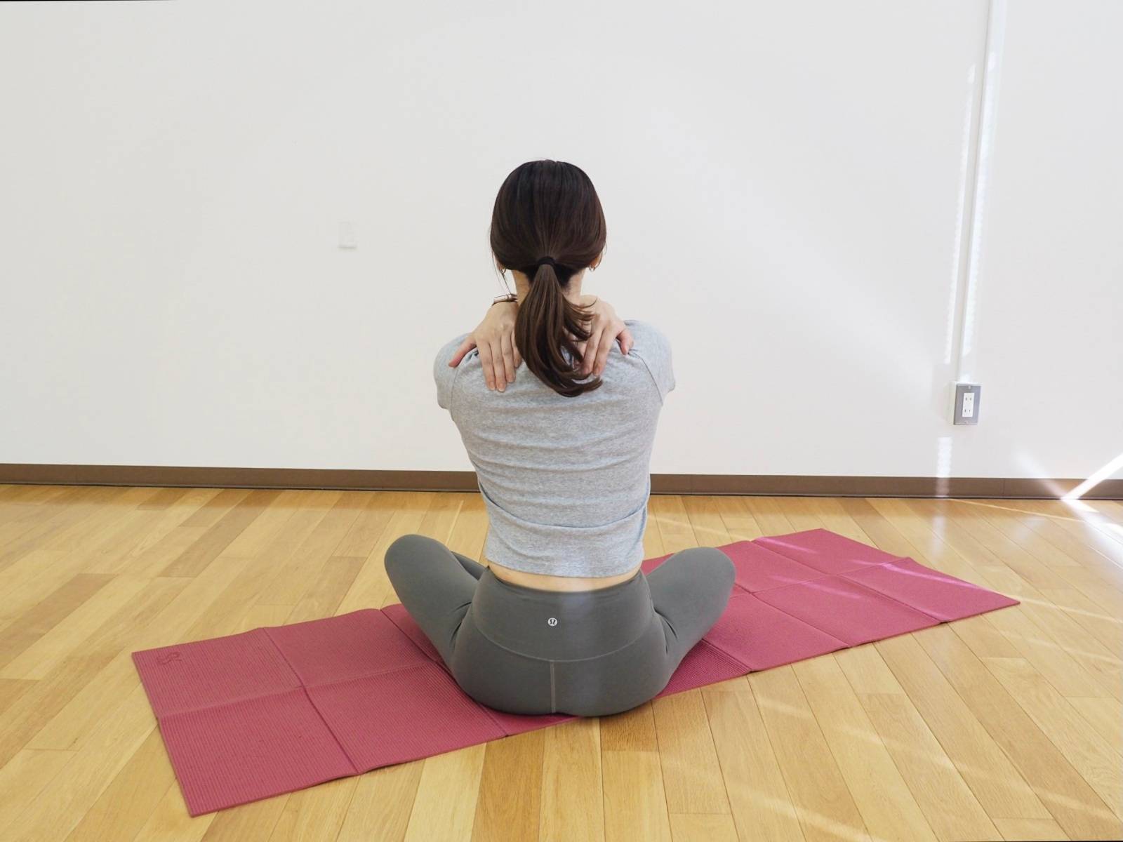 脱・老け見え姿勢「肩甲骨ストレッチ」③