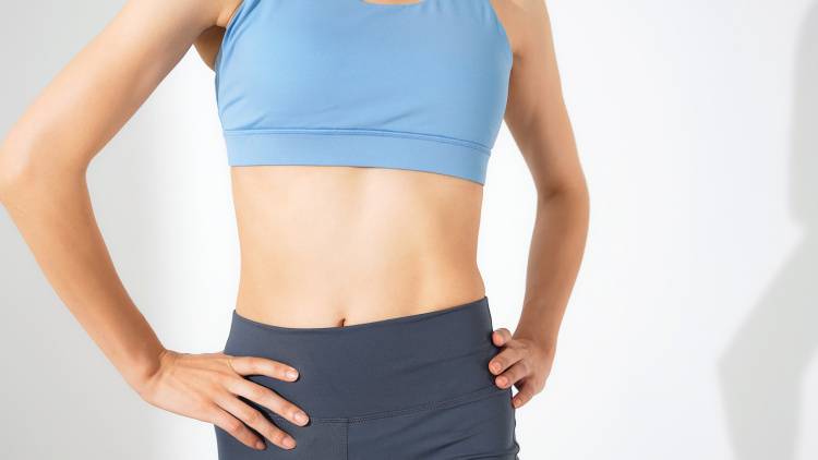 【時短トレで脂肪を燃やし正月太り撃退】体育座りに、パワフルな呼吸とねじりで代謝アップ！くびれのあるウエストに