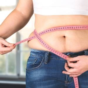 40代になって下腹に脂肪がついた…と感じたら。無理な腹筋運動なしでお腹を引き締める「3つのストレッチ」