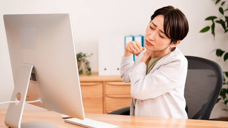 【肩こり・首こりがすっきり！】ある部分を回すだけ！上半身をゆるめ呼吸も深まるぐるぐるストレッチ