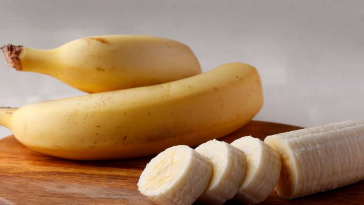 ビタミンC不足を防ぐ！おやつのバナナに、ちょい足しすると良い食材とは？管理栄養士が解説