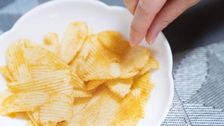 やめたいのにやめられない…お菓子の代わりに選びたい健康おやつ6選|管理栄養士が解説