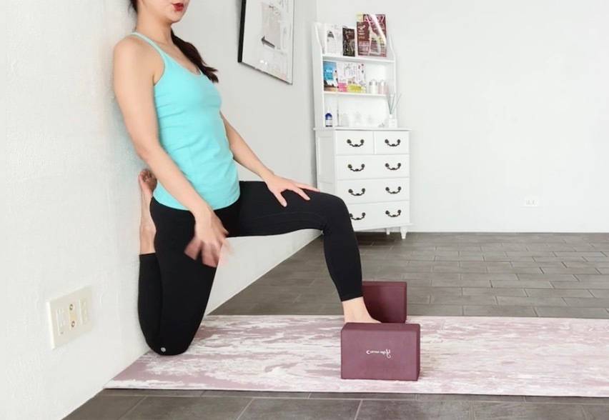 前もも痩せストレッチ