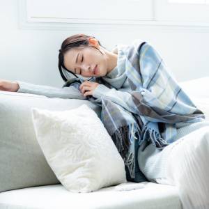 体がだるい・疲れが残りやすい、と感じたら。体の前側がゆるんで緊張がほぐれる「魚のポーズ」