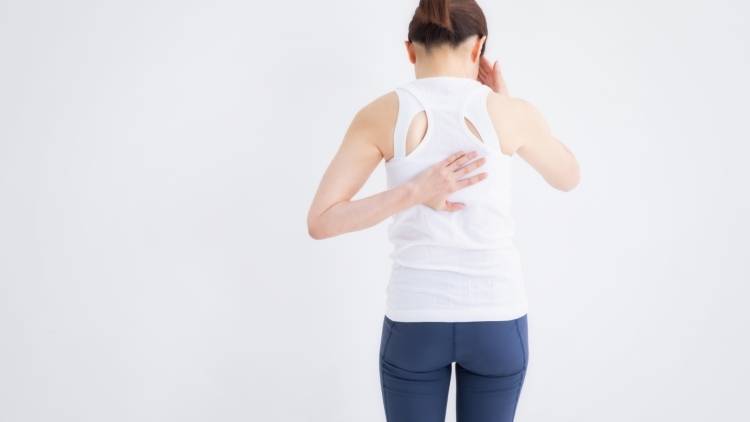 40代からの痩せにくさ・冷え・気分の浮き沈み…【共通の原因は背骨】まとめて整える背中ストレッチ