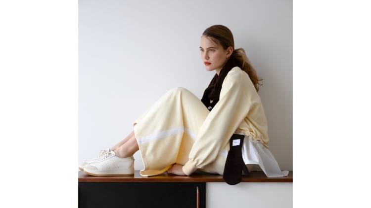 <emmi>忙しい毎日に嬉しい。全身コーデできるスペシャルセット2型が登場