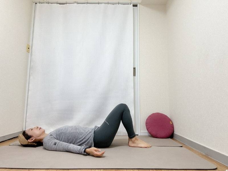 膝を立てた仰向けの体勢