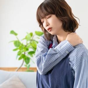 【重た〜い肩が劇的に軽く！】原因は脇と鎖骨？ガチガチ肩こりをゆるめる1分ケア