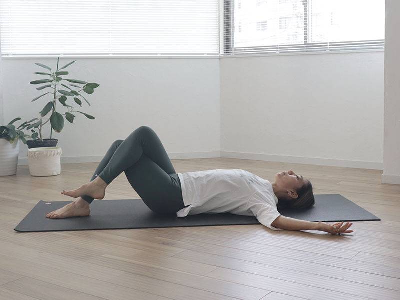 仰向けツイスト１