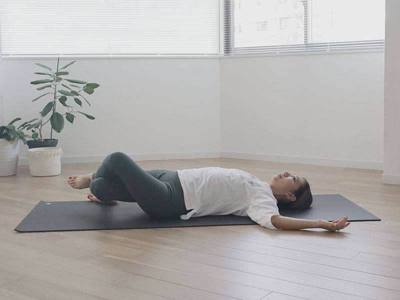 仰向けツイスト3