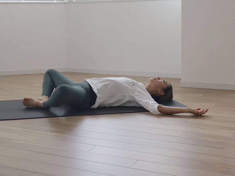 バッダコーナーサナ１