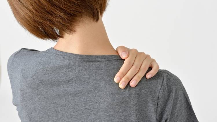 コートを2枚着ているみたい…疲労感を背負っている重だるい背中の軽さを取り戻す!前鋸筋ストレッチ