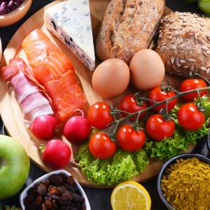 貧血=鉄不足だけじゃない。貧血気味な人が見落としがちな食材とは?【管理栄養士による解説】