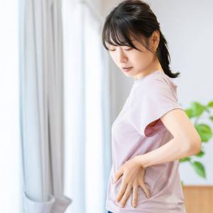 【何をしても凹まなかったお腹がスッキリ】お腹の形が劇的変化する、たったひとつのポーズ