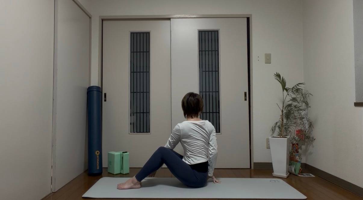 ねじりストレッチ