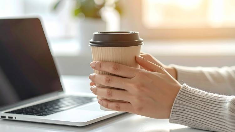 午後の集中力を高める!食後のコーヒーに少し足すだけで"脳が冴える"食材とは?管理栄養士が解説