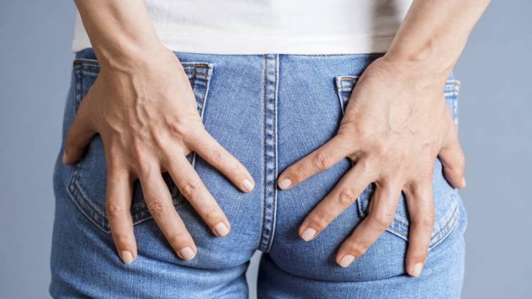 【お尻が変わる】40代以降の垂れ尻、原因は筋力不足だけじゃない？お尻の下を伸ばすだけストレッチ