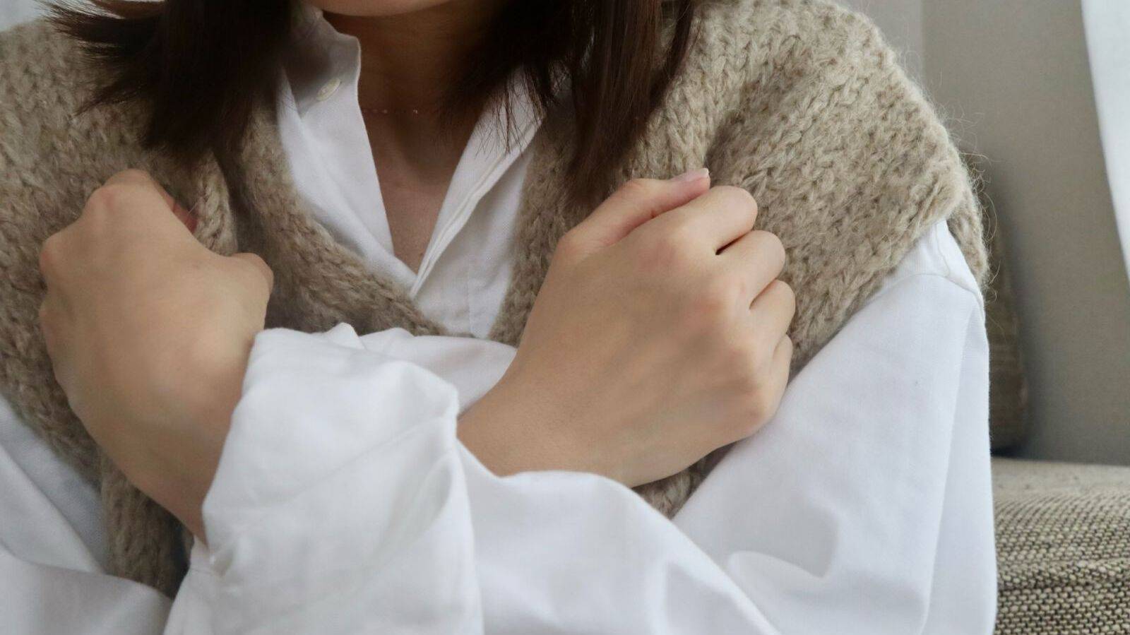 寒さで縮こまった体があらゆる不調を呼び込む？全身をびよ～んと伸ばす、気持ち良すぎる体側ストレッチ