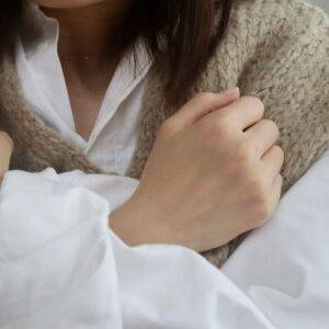 寒さで縮こまった体があらゆる不調を呼び込む？全身をびよ～んと伸ばす、気持ち良すぎる体側ストレッチ