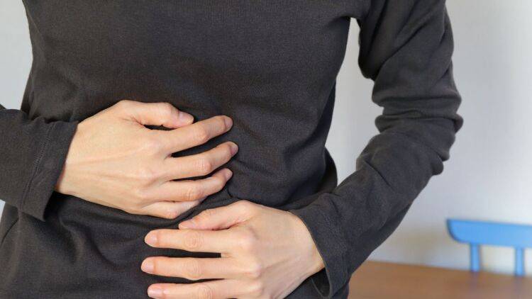 「胃もたれ」「食欲不振」「便秘」…胃腸の疲れかも。疲れた胃腸をやさしく整え、機能を回復するヨガポーズ