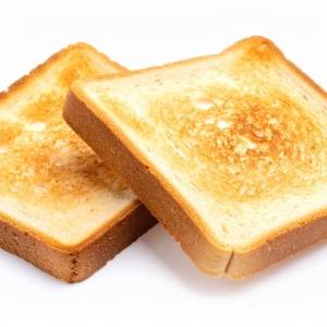 腸がどんどんキレイになる！朝、トーストにのせたい意外な食材とは？管理栄養士が解説