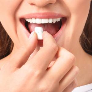 『仕事中のガム、実は正解だった！』集中力とストレスに効く理由が最新研究で判明