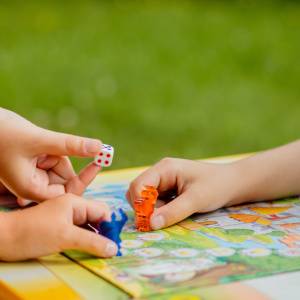 【シンプルなボードゲームが子どもの数学力を伸ばす】研究結果が示唆