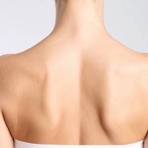 〈ガチガチ肩〉肩甲骨をくるっと回すだけ！張り付きがはがれて肩まわりが劇的に軽くなる簡単エクサ