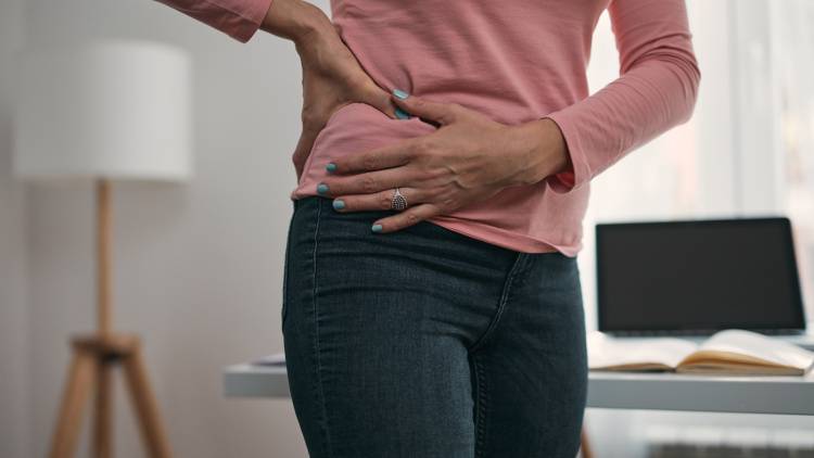 股関節の動きが悪いのは別の部位の硬さが原因かも！股関節の可動域を開放する「90/90ストレッチ」