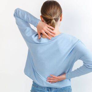 「背中のハリ感」がみるみる緩む！がんばらなくても背中が軽くなる【揺れる立位前屈】