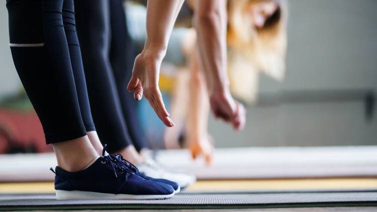 【膝が伸びない原因は脳の防衛本能？！】やり方を知るだけで初心者も劇的に柔軟性が高まる！脳からゆるめる開脚入門