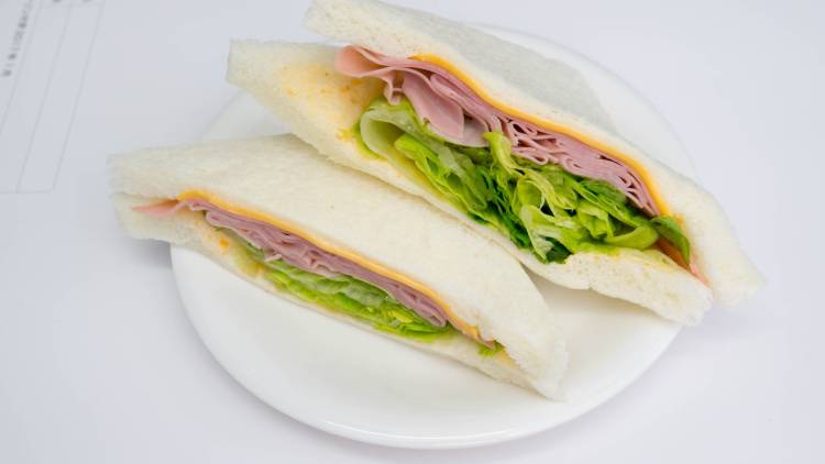 鉄不足を防ぐ! 朝ごはん、コンビニで選ぶべき組み合わせとは? 管理栄養士が解説