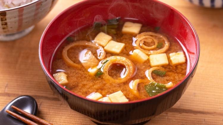 更年期の不調、実は鉄分不足が原因かも？貧血に〈味噌汁〉がいい理由｜管理栄養士が提案