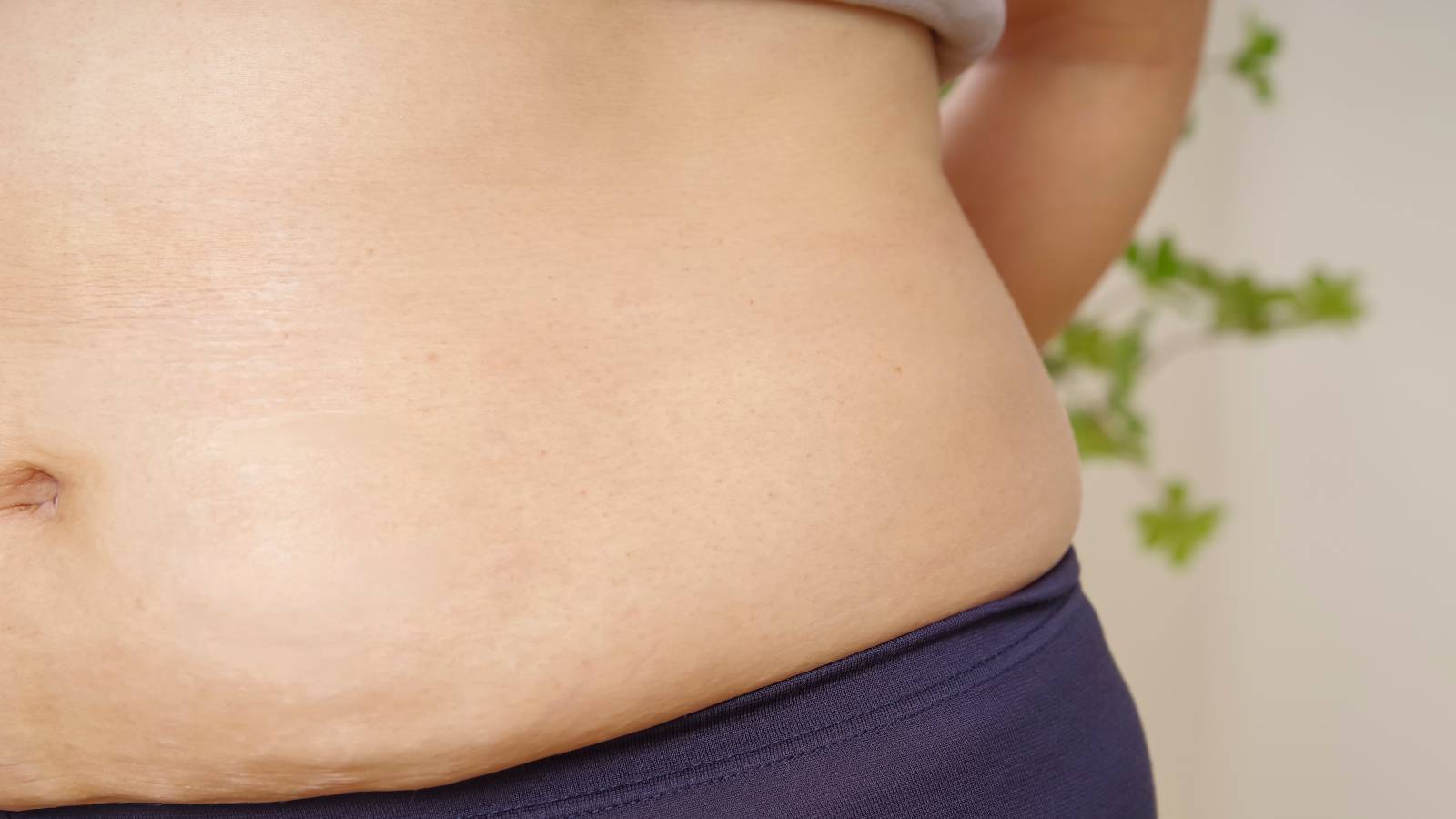 【お腹の浮き輪肉が３日ですっきり！】1日10回でOKの「骨盤周りストレッチ」